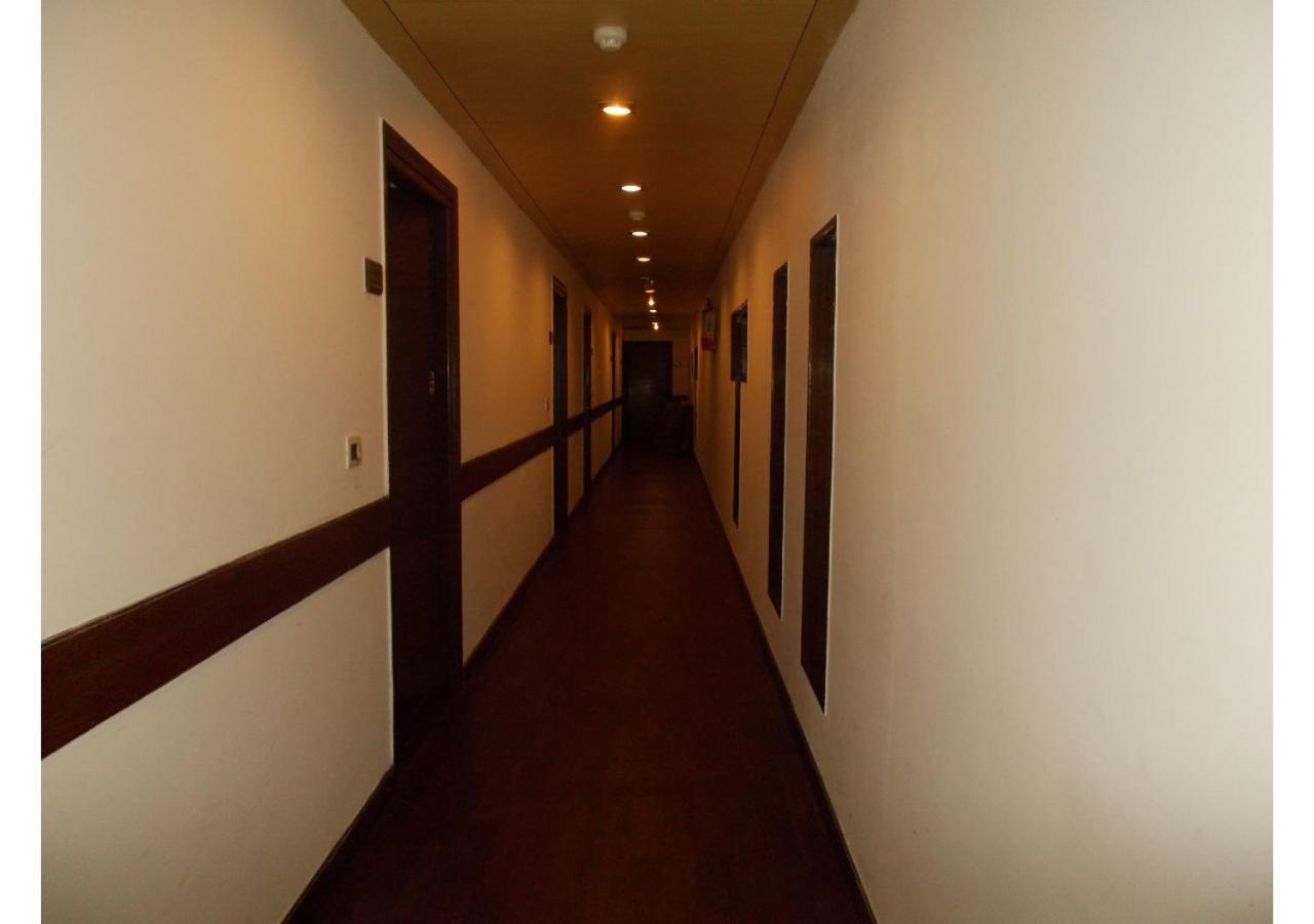 The Imperial Square Hotel Мусори Екстериор снимка